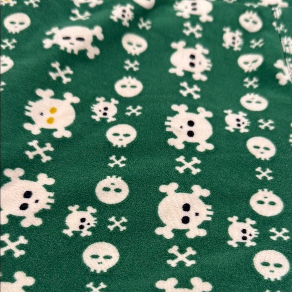 LuLaRoe Leggings lot of 3- Black, Green, Red themed bears skeletons one size - Picture 9 of 10